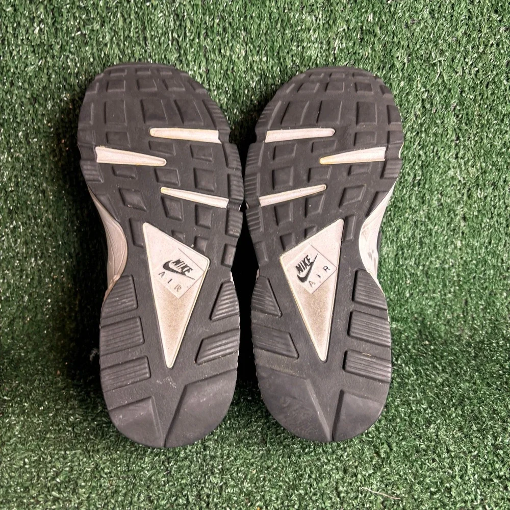 Nike Air Huarache Run Low Top Athletic Sporty Streetwear Sneaker Black Women 7.5